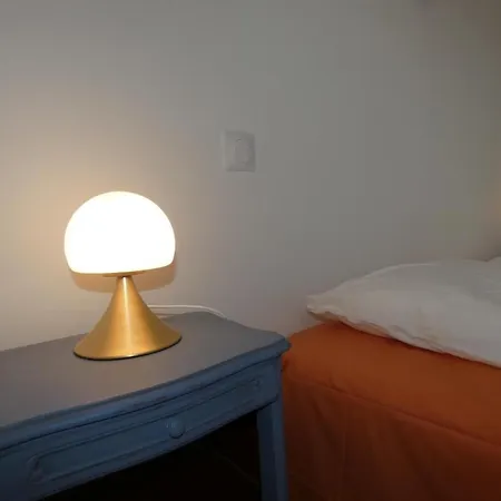 Maison Vendeenne 3 Ch, Prop. Animaux, Proche - Fr-1-540-323 *