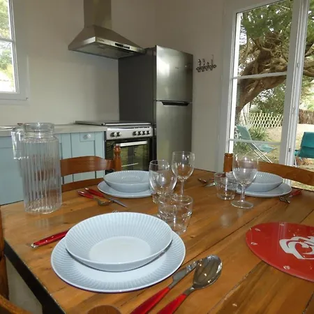 Maison Vendeenne 3 Ch, Prop. Animaux, Proche - Fr-1-540-323 Semesterbostad