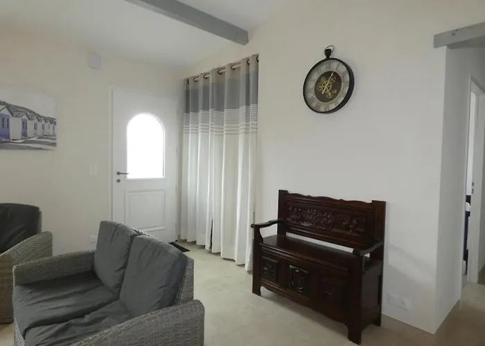 Maison Vendeenne 3 Ch, Prop. Animaux, Proche - Fr-1-540-323 *