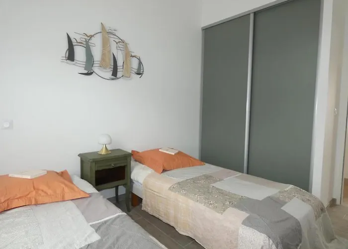 Maison Vendeenne 3 Ch, Prop. Animaux, Proche - Fr-1-540-323 *